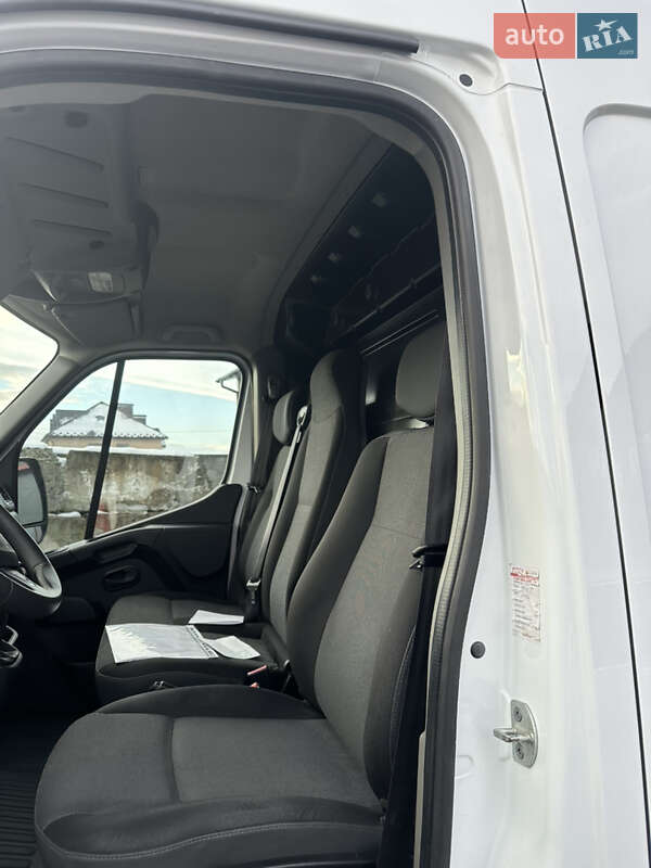 Вантажний фургон Renault Master 2020 в Долині