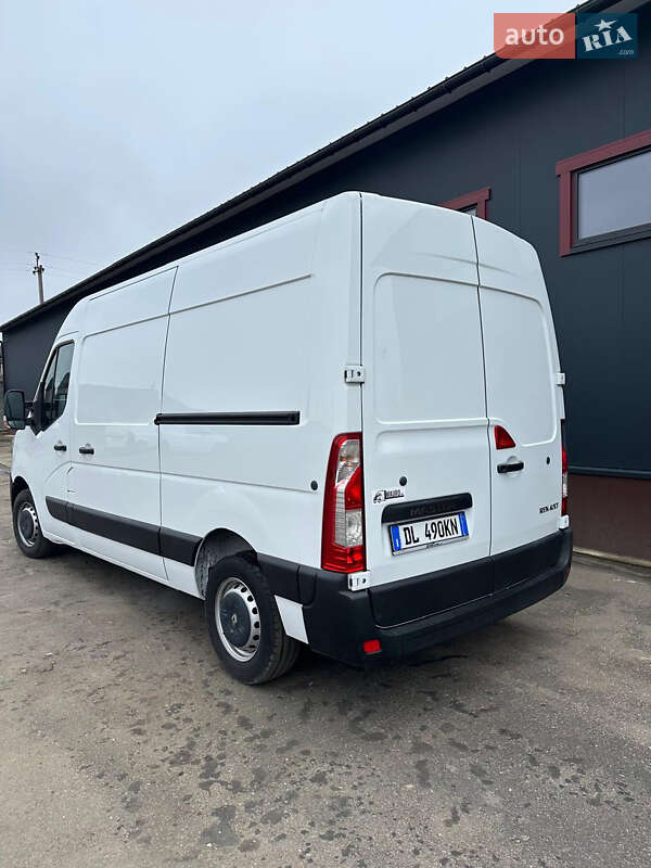 Вантажний фургон Renault Master 2020 в Долині