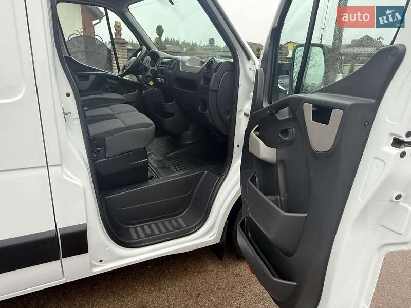 Грузовой фургон Renault Master 2015 в Житомире