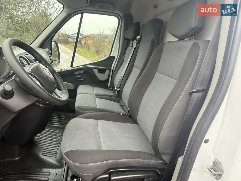 Грузовой фургон Renault Master 2015 в Житомире
