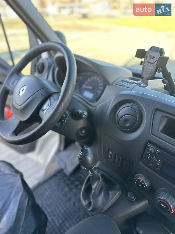 Микроавтобус грузовой (до 3,5т) Renault Master 2015 в Харькове