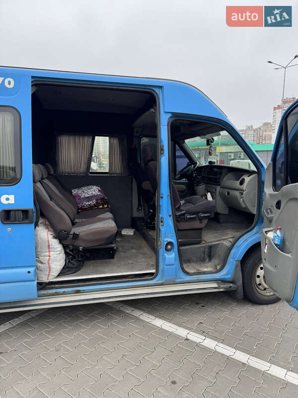 Грузопассажирский фургон Renault Master 2007 в Киеве