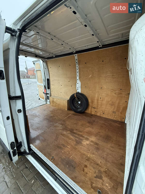 Грузовой фургон Renault Master 2012 в Николаеве