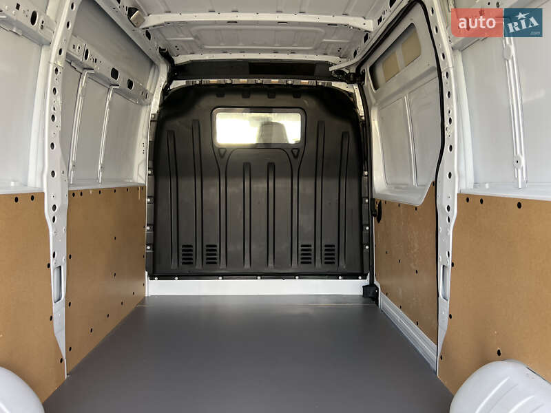 Вантажний фургон Renault Master 2020 в Луцьку