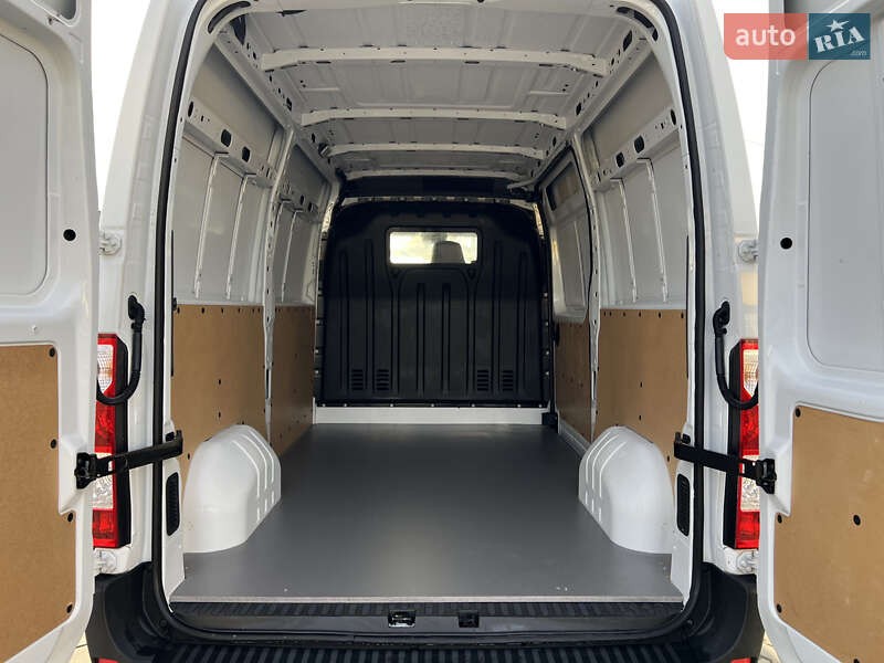 Вантажний фургон Renault Master 2020 в Луцьку