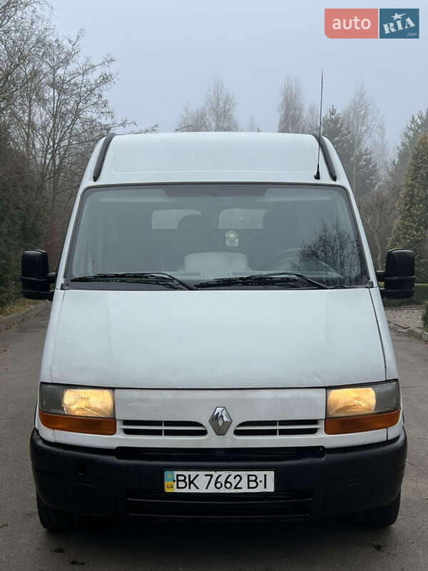 Вантажний фургон Renault Master 2002 в Рівному