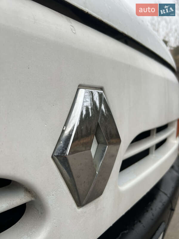 Вантажний фургон Renault Master 2002 в Рівному