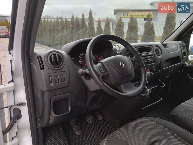 Вантажний фургон Renault Master 2019 в Чернівцях