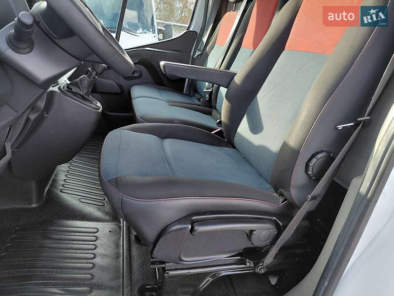Грузовой фургон Renault Master 2022 в Ивано-Франковске