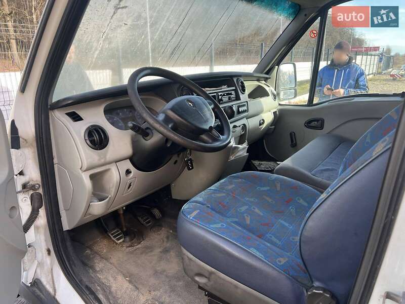 Вантажний фургон Renault Master 2003 в Львові