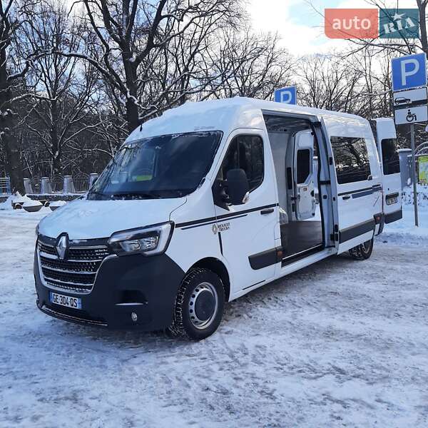 Вантажний фургон Renault Master 2022 в Полтаві
