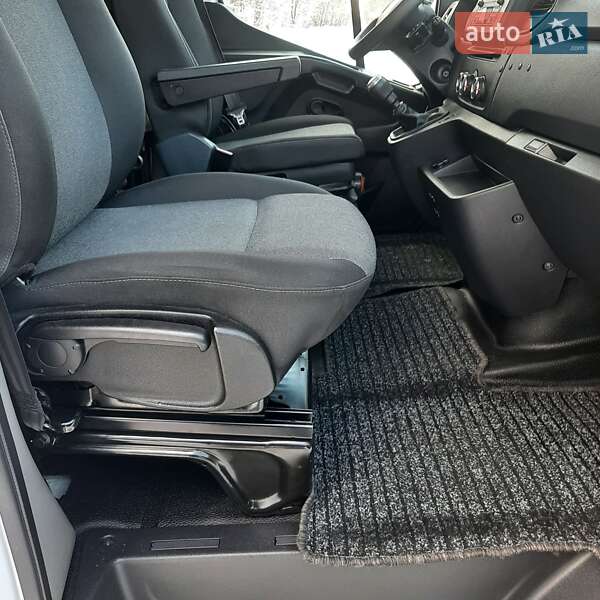 Вантажний фургон Renault Master 2022 в Полтаві