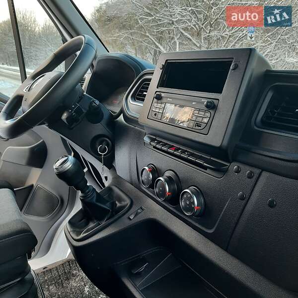 Вантажний фургон Renault Master 2022 в Полтаві