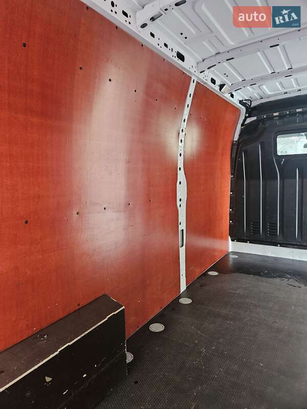 Грузовой фургон Renault Master 2022 в Дубно