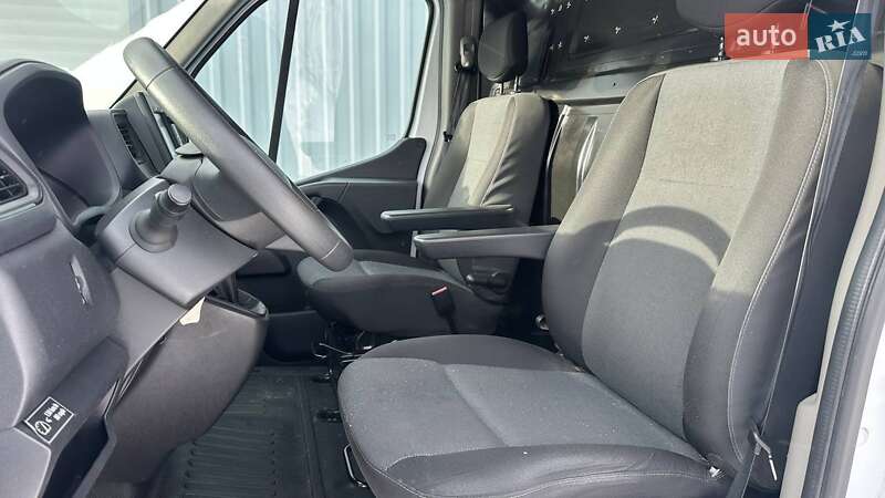 Грузовой фургон Renault Master 2022 в Дубно