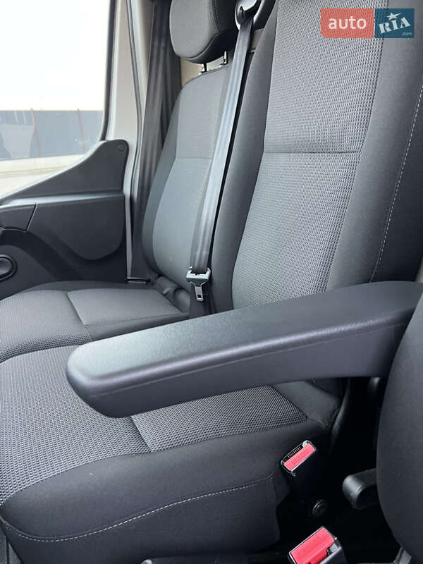 Грузовой фургон Renault Master 2021 в Луцке