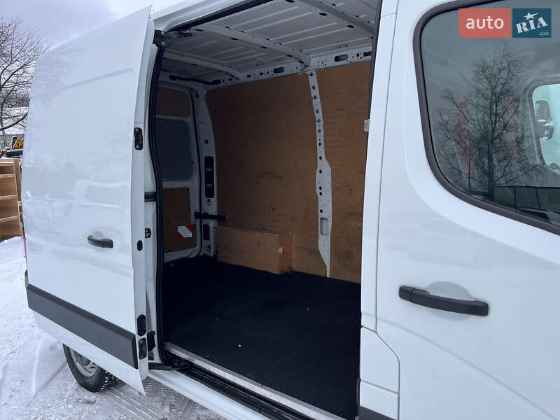 Грузовой фургон Renault Master 2016 в Дубно