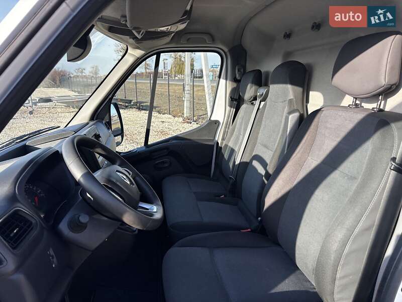 Вантажний фургон Renault Master 2020 в Львові