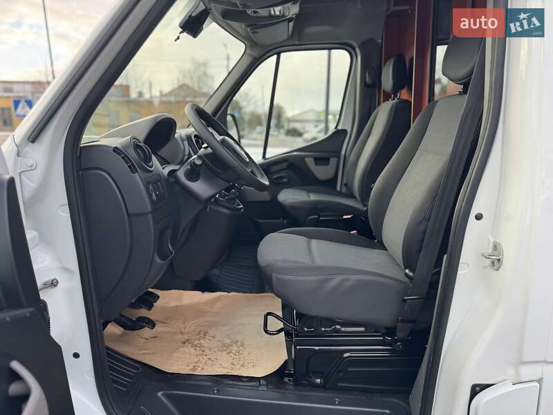 Грузовой фургон Renault Master 2017 в Дубно