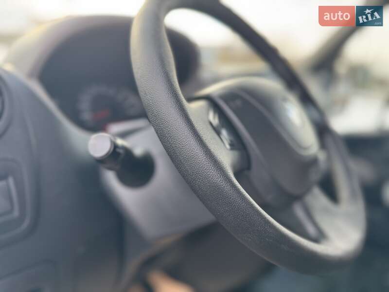 Грузовой фургон Renault Master 2017 в Дубно