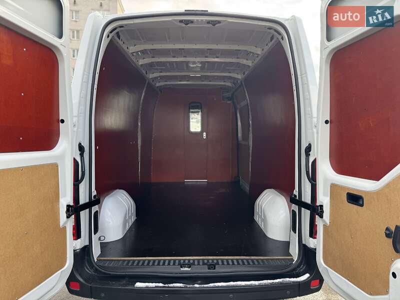 Грузовой фургон Renault Master 2017 в Дубно