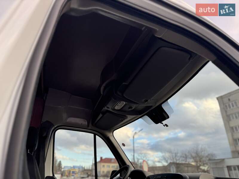 Грузовой фургон Renault Master 2017 в Дубно