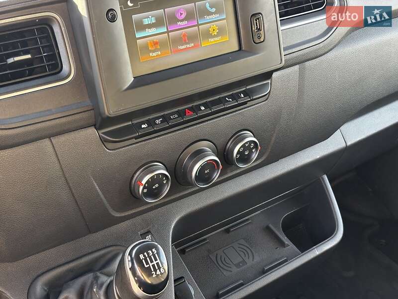 Вантажний фургон Renault Master 2020 в Львові