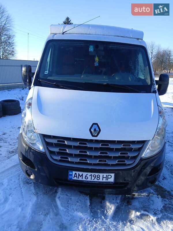 Автовоз Renault Master 2014 в Ківерцях