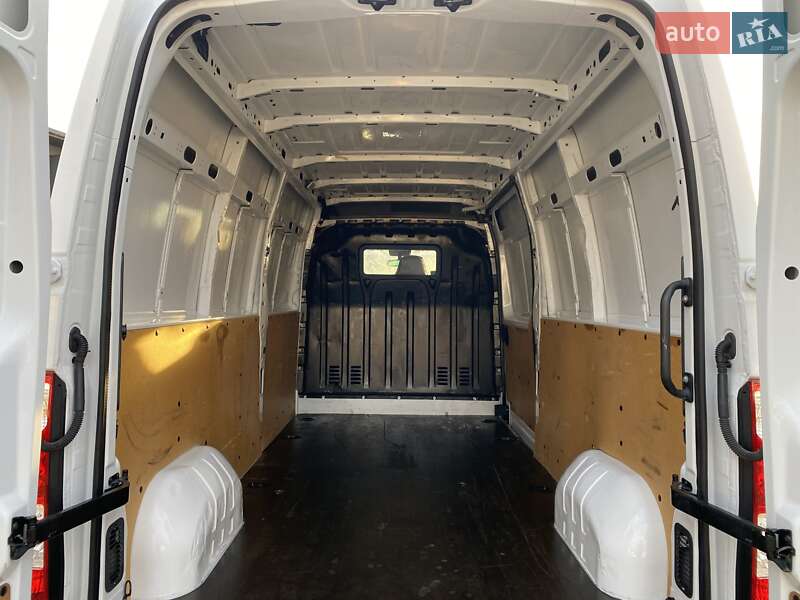 Грузовой фургон Renault Master 2021 в Хусте