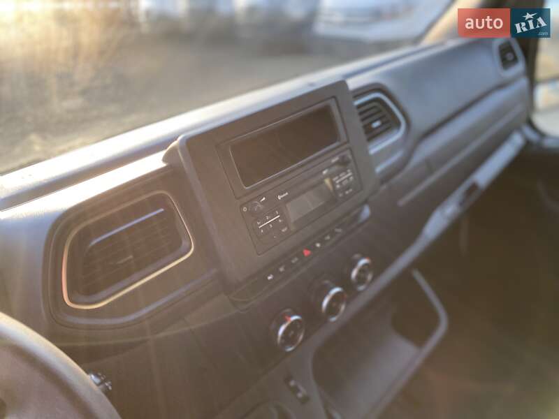 Грузовой фургон Renault Master 2021 в Хусте