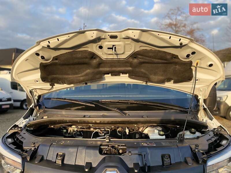 Грузовой фургон Renault Master 2021 в Хусте