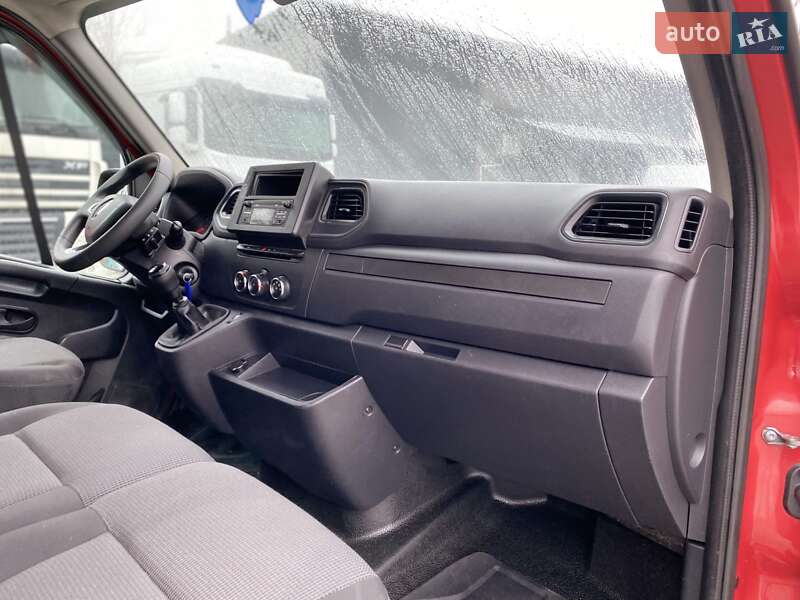 Грузовой фургон Renault Master 2024 в Хусте