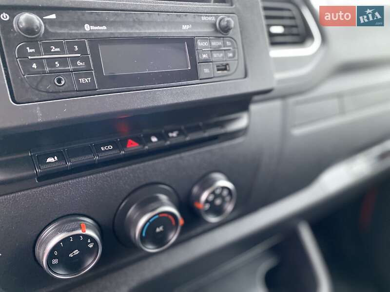 Грузовой фургон Renault Master 2024 в Хусте