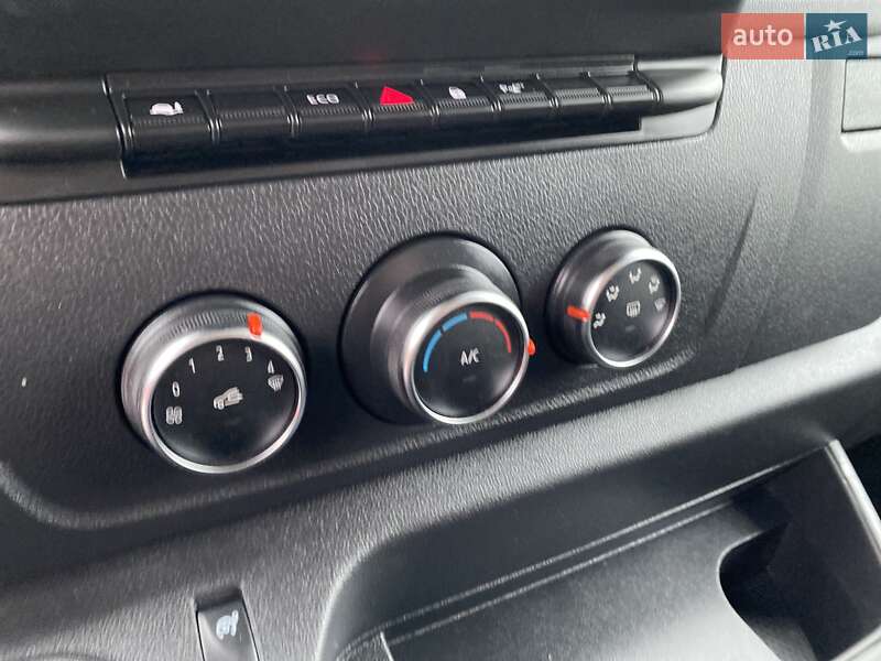 Грузовой фургон Renault Master 2024 в Хусте