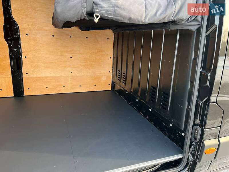 Грузовой фургон Renault Master 2022 в Киеве