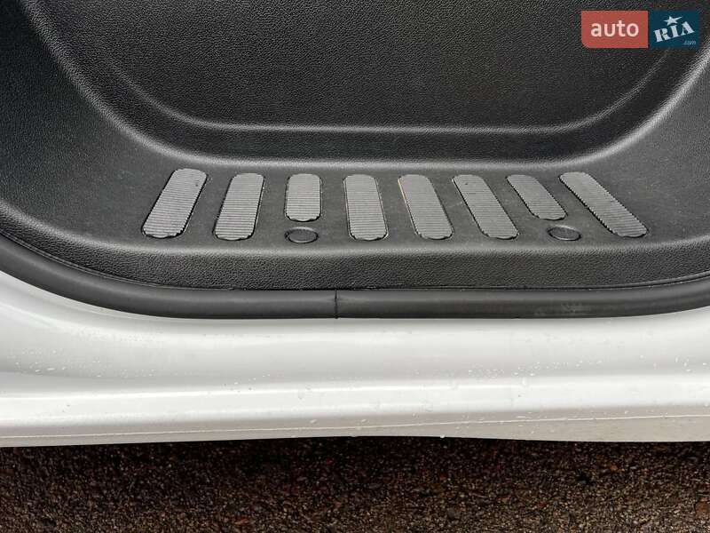 Тентованый Renault Master 2021 в Киеве