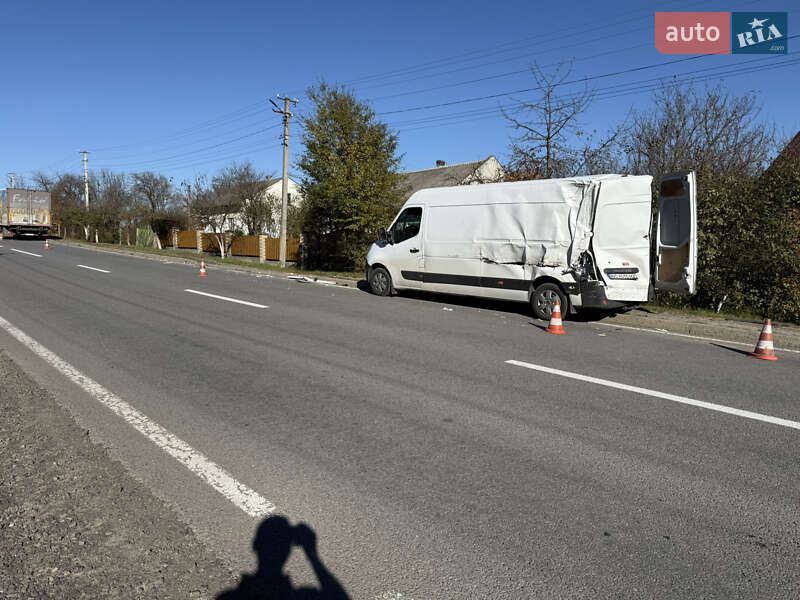 Микроавтобус грузовой (до 3,5т) Renault Master 2016 в Львове