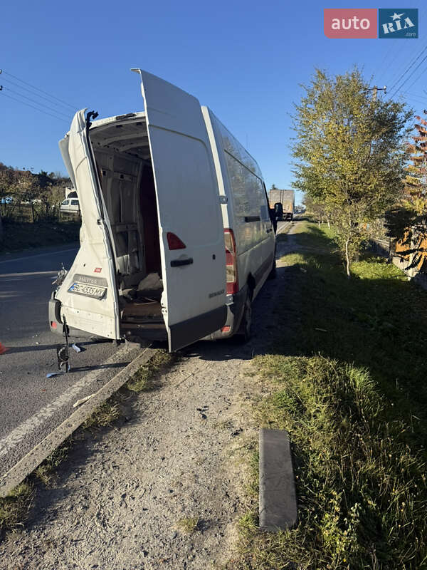 Микроавтобус грузовой (до 3,5т) Renault Master 2016 в Львове