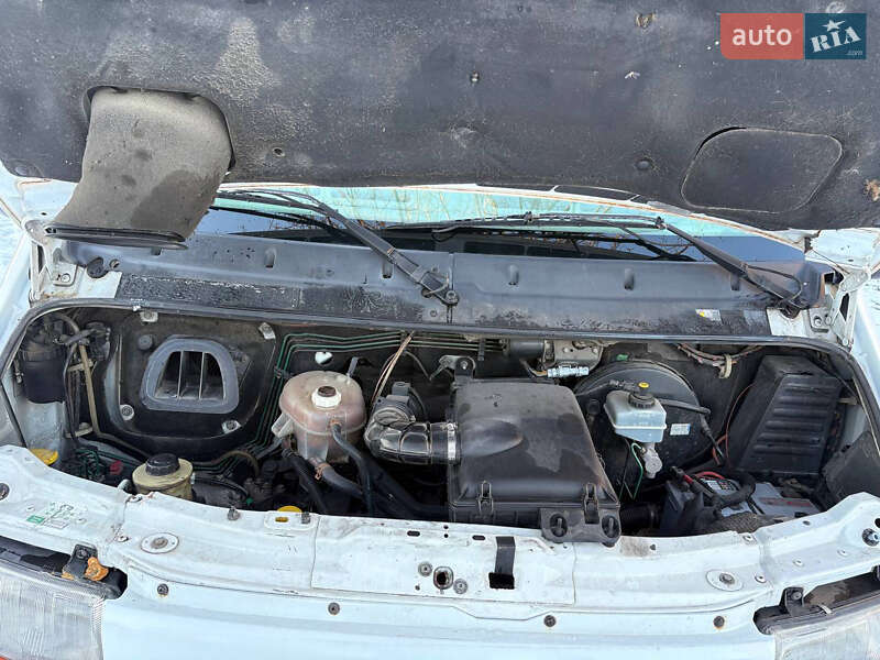 Грузовой фургон Renault Master 2002 в Яворове