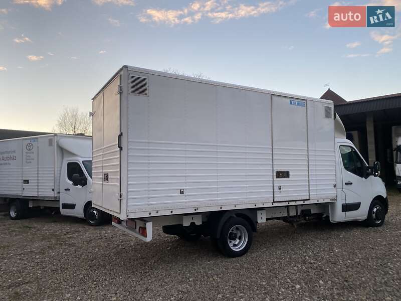 Грузовой фургон Renault Master 2018 в Хусте