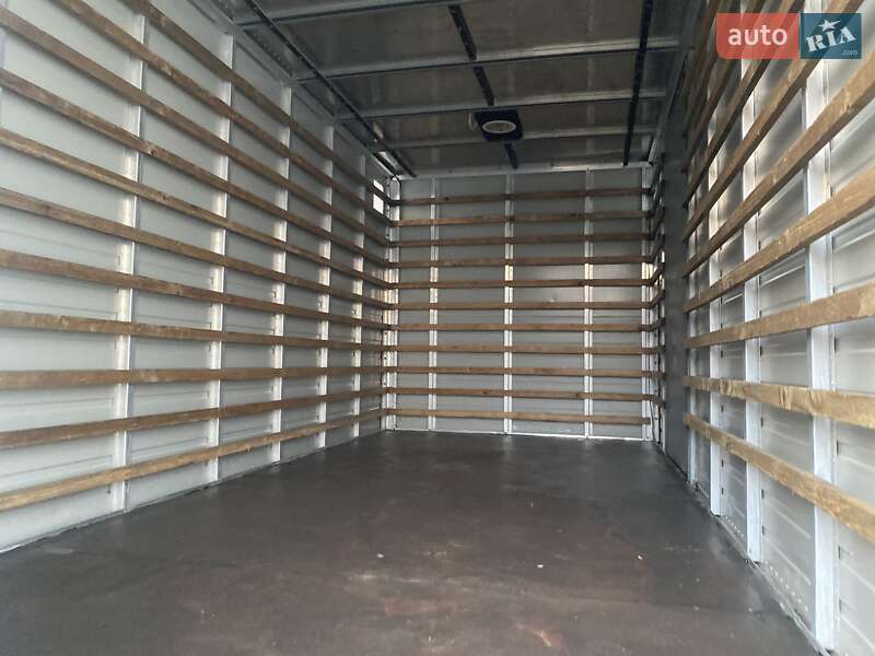 Грузовой фургон Renault Master 2018 в Хусте