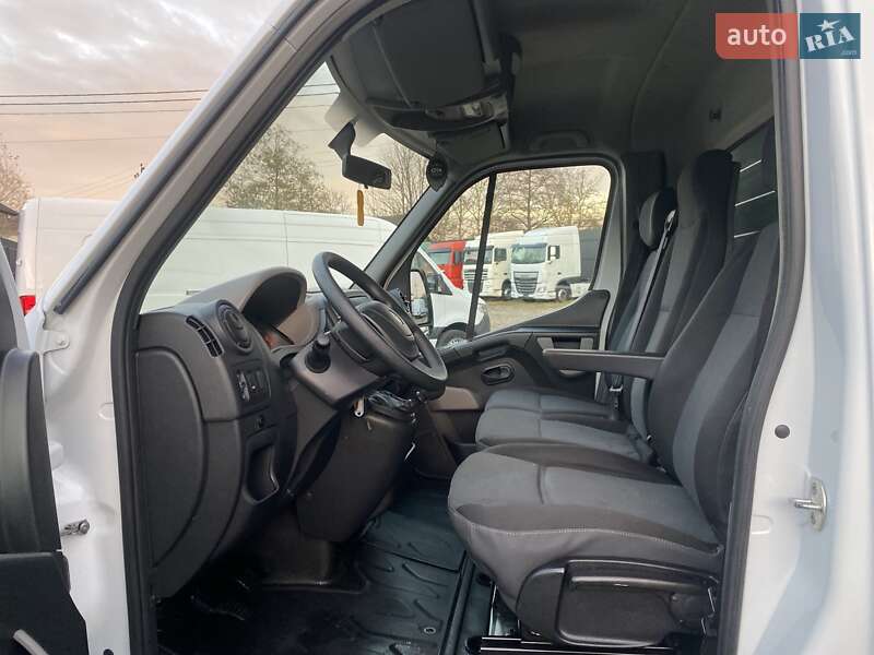 Грузовой фургон Renault Master 2018 в Хусте