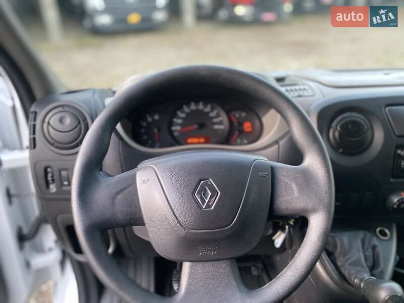 Грузовой фургон Renault Master 2018 в Хусте