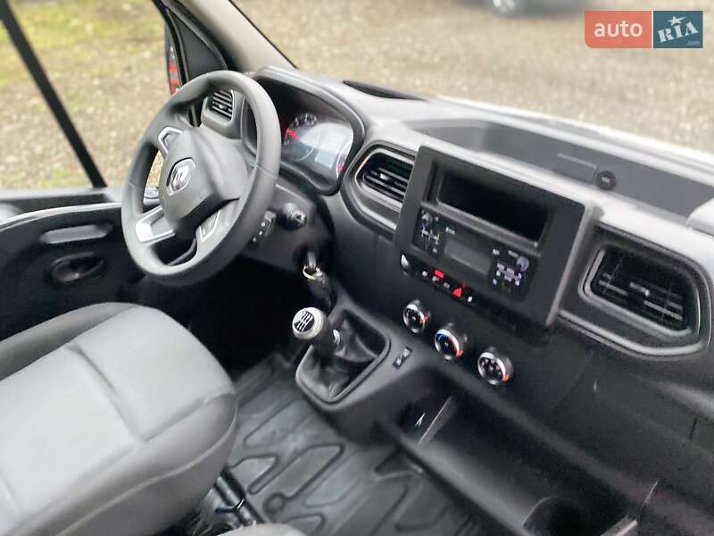 Тентованый Renault Master 2022 в Хусте