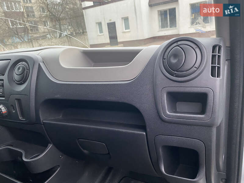 Грузовой фургон Renault Master 2016 в Славуте