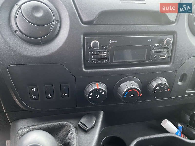 Грузовой фургон Renault Master 2016 в Славуте