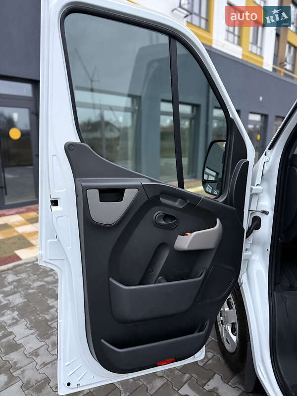 Автовоз Renault Master 2015 в Луцке