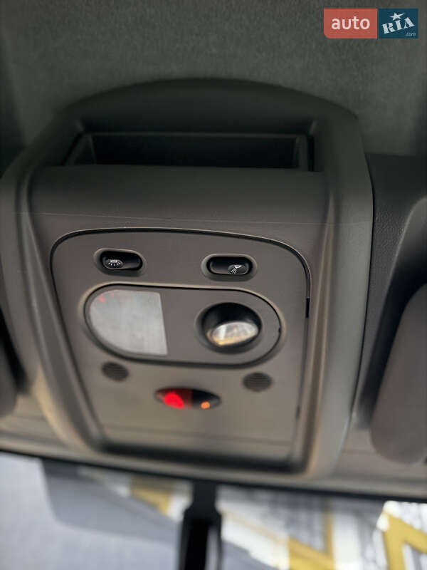 Автовоз Renault Master 2015 в Луцке