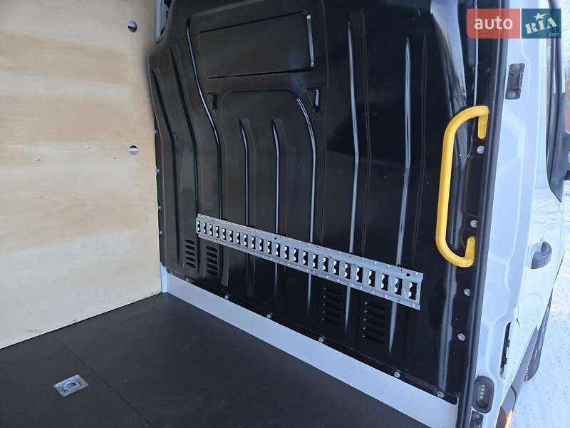 Грузовой фургон Renault Master 2018 в Луцке