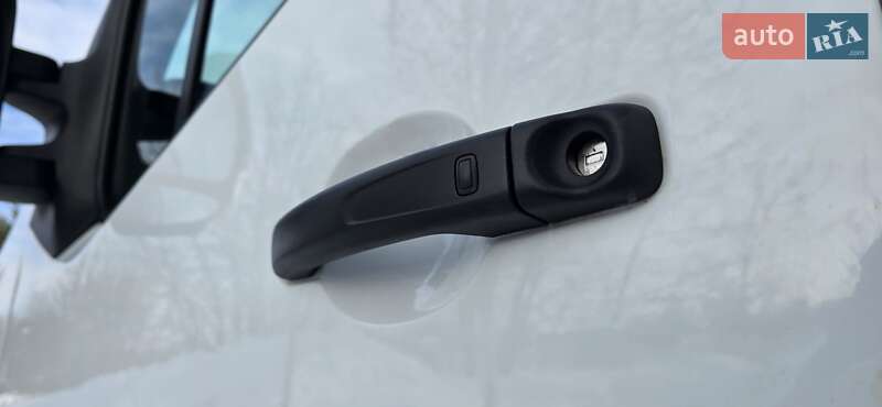 Вантажний фургон Renault Master 2022 в Житомирі